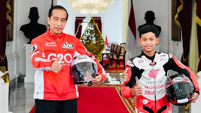 Foto: Dijamu Wedang Jahe di Istana Merdeka, Presiden Jokowi Yakinkan Para Pembalap Sirkuit Mandalika Siap Gelar MotoGP 2022