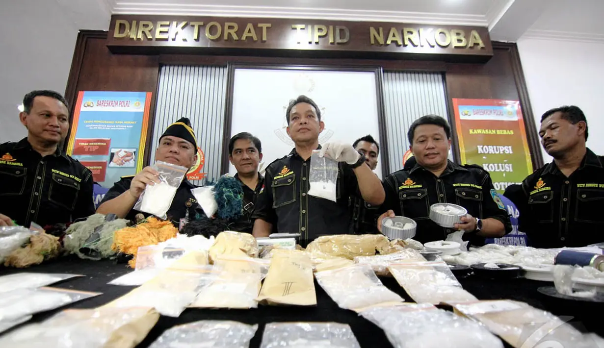 Direktorat Tindak Pidana Narkotika Mabes Polri berhasil mengungkap penyeludupan 4,3 Kg sabu (Liputan6.com/Faizal Fanani)