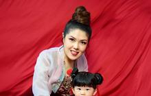 Rayakan Imlek Penuh Kebahagiaan, Tina Toon Akhirnya Perkenalkan Wajah Sang Putri ke Publik