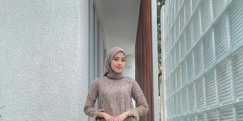 10 Model Baju Gamis Brokat Modern Elegan untuk Kondangan Photo Fimela