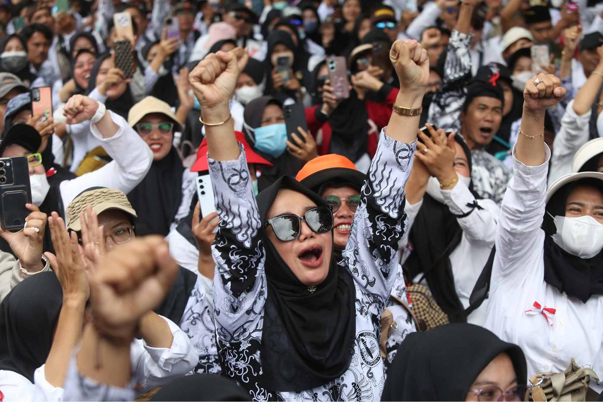 FOTO:  Aksi Ribuan Calon PPPK  Di Kantor KemenPAN-RB, Menolak Pengangkatan Oktober 2025