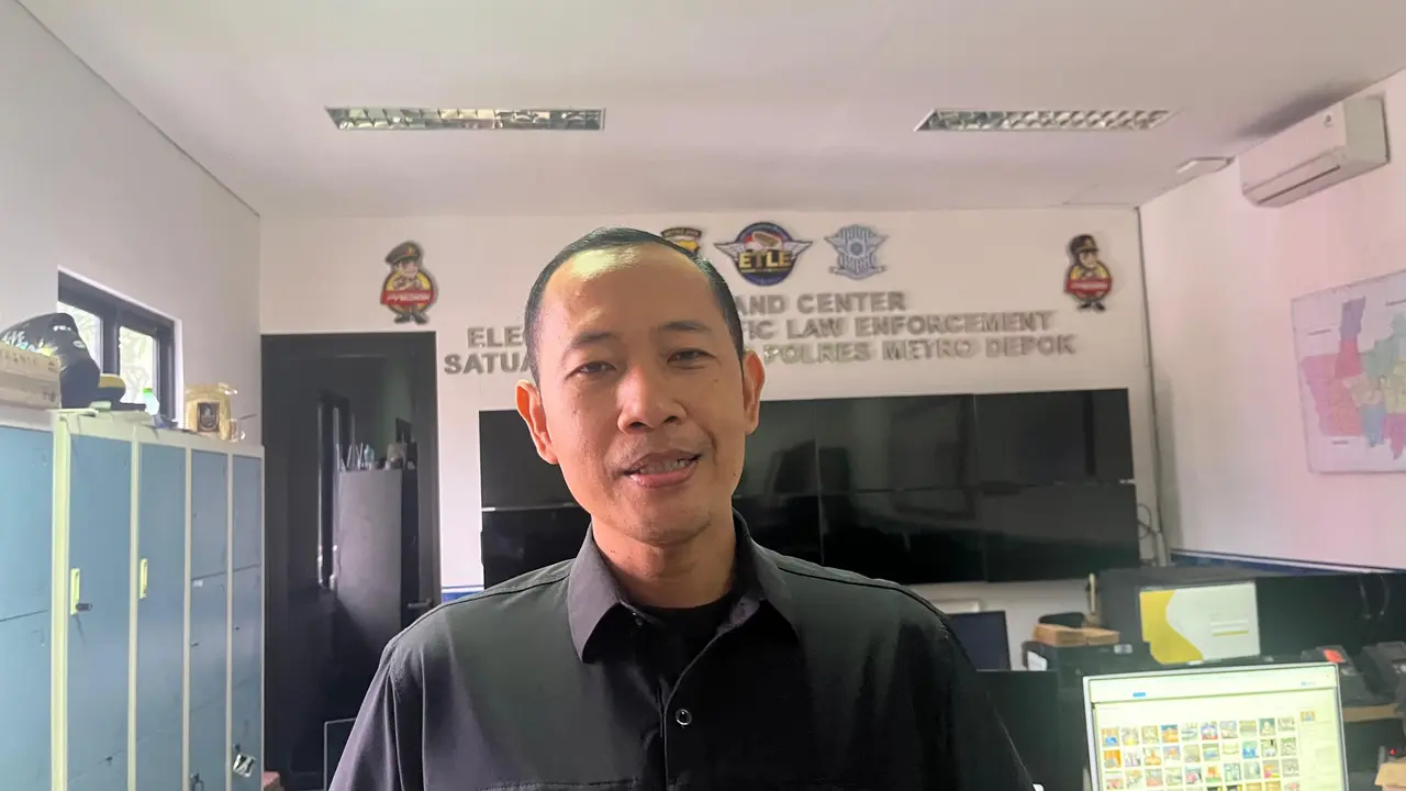 Kepala Urusan Humas Polres Metro Depok, AKP Made Budi mengatakan, penemuan mayat telah dilaporkan warga ke Polsek Beji dan Polres Metro Depok.
