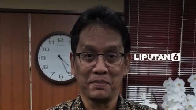 Menkeu Purbaya tampil beda dengan batik baru bermotif Garuda dan peta Indonesia, menjawab candaan warganet soal batiknya yang "itu-itu saja." Lewat unggahan itu, ia sekaligus menyemangati para pelaku UMKM, memastikan pemerintah akan terus mendukung dan menjaga pasar agar mereka bisa tumbuh lebih ...