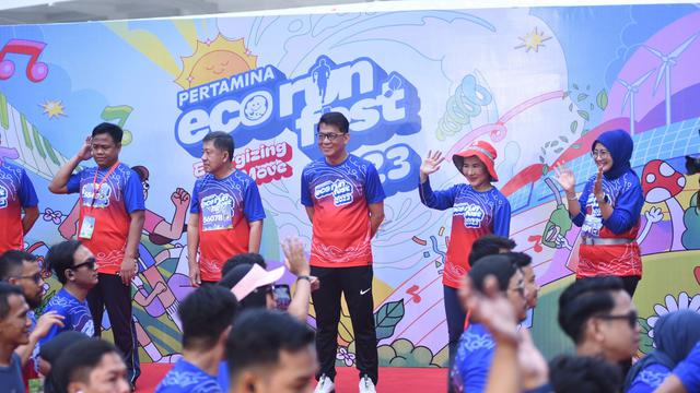 Direktur Utama PT Pertamina (Persero), Nicke Widyawati secara resmi membuka Pertamina Eco RunFest 2023 digelar di Istora Senayan Jakarta pada Minggu, 26 November 2023.