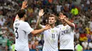 Penyerang Jerman, Timo Werner melakukan selebrasi bersama rekan-rekannya setelah mencetak gol ke gawang Meksiko di semifinal Piala Konfederasi 2017 di Stadion Fisht, Sochi, Rusia, (29/6). Jerman akan menghadapi Chile di Final. (AP Photo/Martin Meissner)