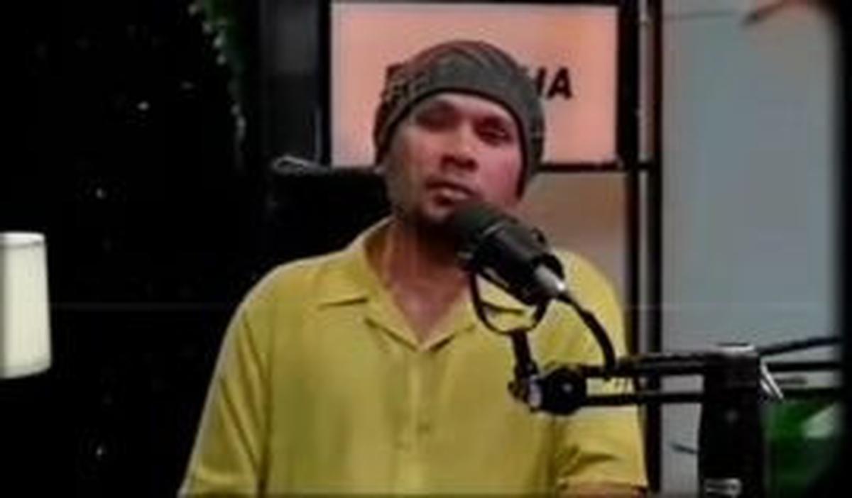 Dalam bahasa Arab, 'Nur' sendiri memang memiliki arti 'Cahaya'.