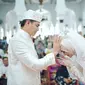 Tommy Kurniawan akhirnya melepas masa dudanya dengan melangsungkan akad nikah di Mesjid Raya Baiturrahman, Banda Aceh. (Instagram/xhdrx)