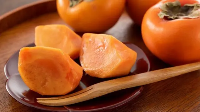 Buah Kesemek (Sumber: kuppa rock)