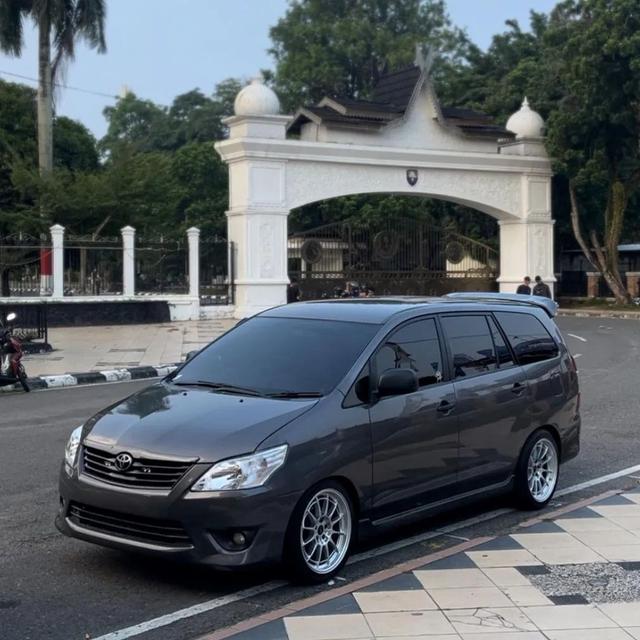 10 Potret Modifikasi Innova Diesel Khas Cumi Darat, Si Bongsor yang Bisa Berlari Kencang