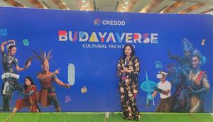 Budayawan Nukila Evanty dan Perwakilan Direktorat Kerja Sama Internasional Kementerian Kebudayaan RI hadiri Budaya Verse di Malaysia, Desember 2025. (Foto: Dok. Koleksi Pribadi Nukila Evanty)