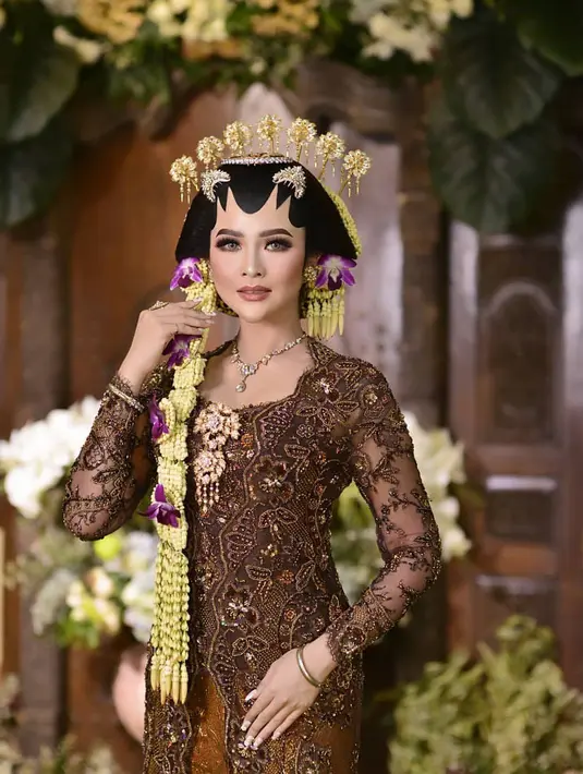 Selain pernah menjadi model video klip, Bella kerap menjadi muse MUA karena parasnya yang begitu cantik. [Foto: IG/bellabonita_r.a].