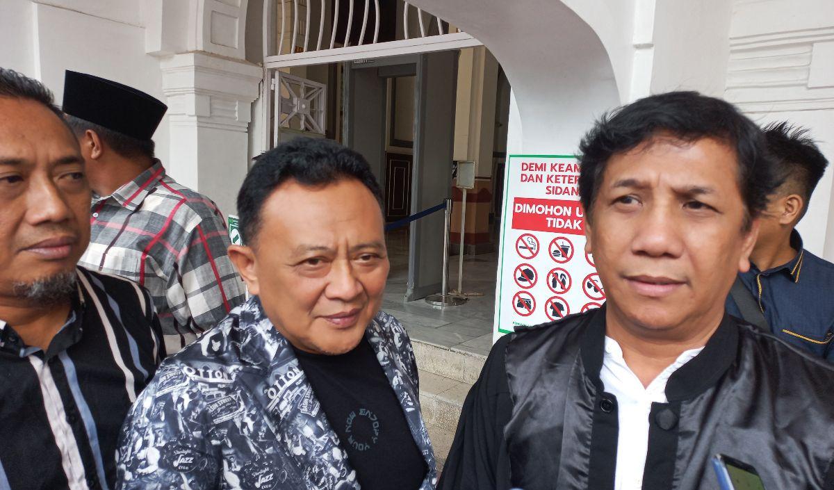 Majelis hakim juga membebankan terdakwa membayar biaya perkara Rp5.000.<br>