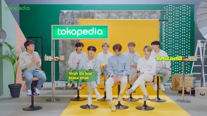 BTS dalam acara Waktu Indonesia Belanja TV Show Tokopedia (YouTube/ tokopedia)