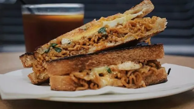 Roti Panggang Mie Goreng Populer di Australia, Seberapa Lezat?