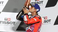 Jorge Martin saat finis ketiga pada balapan MotoGP Doha 2021. (KARIM JAAFAR / AFP)