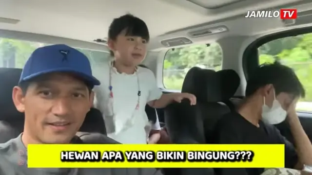 Anak Ibnu Jamil dan anak Ririn Ekawati terlihat sangat akrab