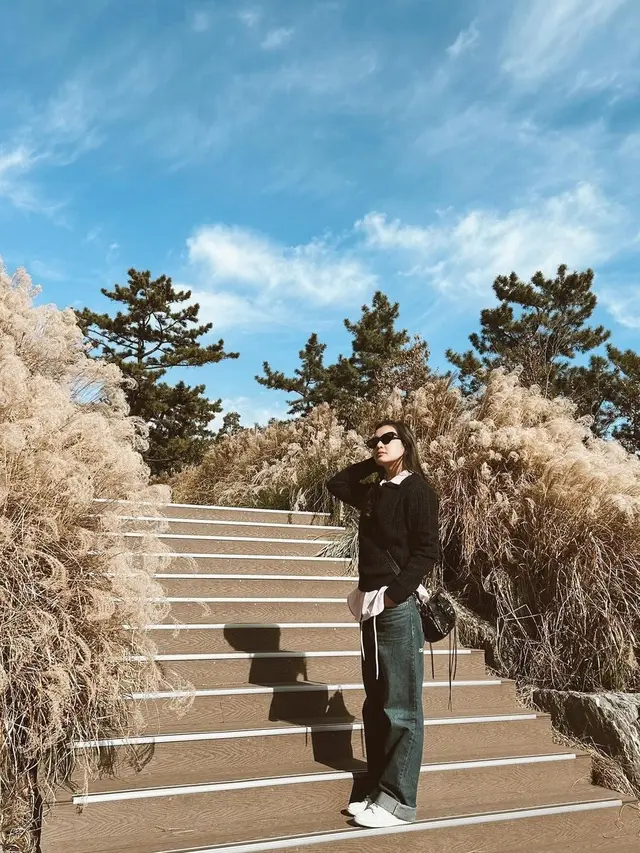 Dea Annisa sedang berlibur di Korea, penampilannya bisa kamu jadikan inspirasi untukmu yang ingin berlibur