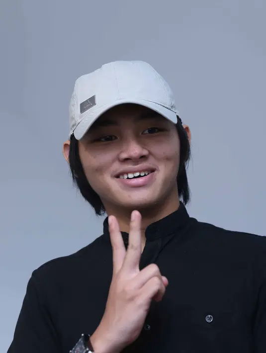 Aldy CJR bangga dengan pencapaian Timnas Indonesia bisa sampai ke puncak. Pada lag pertama yang berlangsung di Stadion Pakansari, Cibinong, Bogor, hari ini, Rabu (14/12) Aldy siap hadir bersama dengan teman-temannya. (Nurwahyunan/Bintang.com)