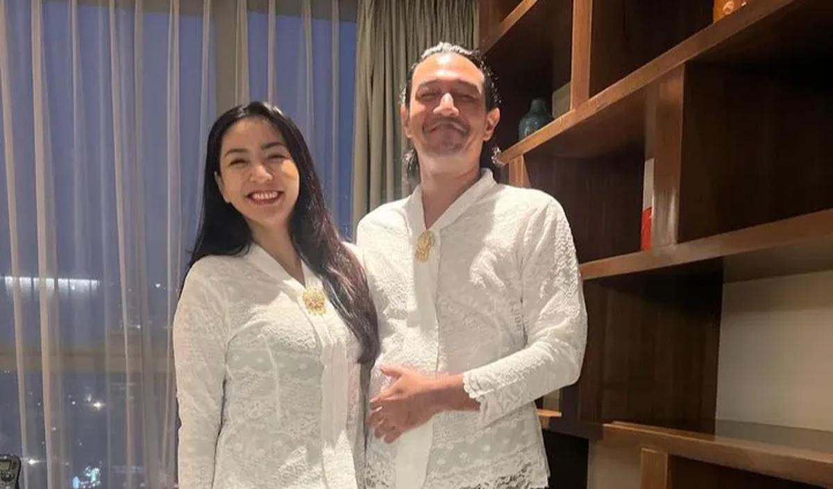 Netizen juga ikut membanjiri kolom komentar dari postingan Hesti. Mereka menuliskan berbagai komentar.<br>