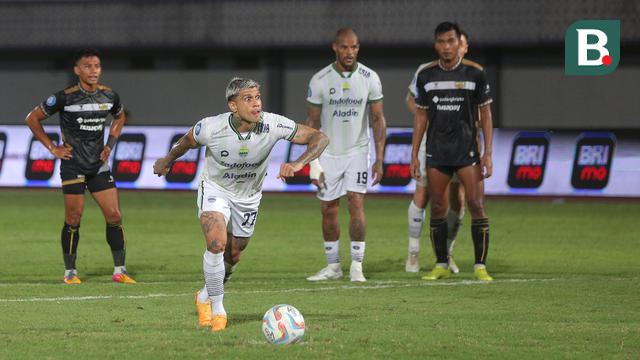 Foto: Gaya Ciro Alves saat Menendang Penalti, Ekspresinya Merusak Konsentrasi Kiper Lawan