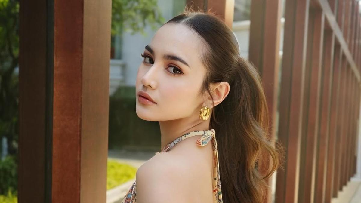 Mahalnya Tampilan Mahalini Raharja di Sangjit Sahabat, Pamer Body Goals dengan Halterneck Cheongsam dan Tas Hermes Rp300 Jutaan