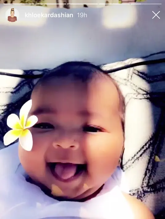 Kuatnya hubungan mereka pun semakin bertambah karena hadirnya True Thompson.  (instagram/khloekardashian)