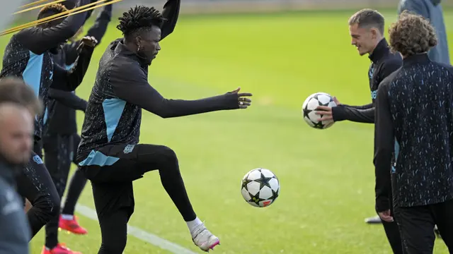 Foto: Keceriaan Pemain Bayer Leverkusen Jelang Hadapi AC Milan di Liga Champions, Sesi Latihan Penuh Canda Tawa
