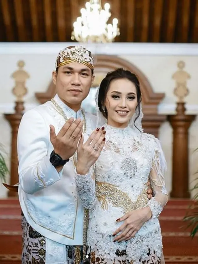 [Bintang] Rizal Armada dan Monica Imas