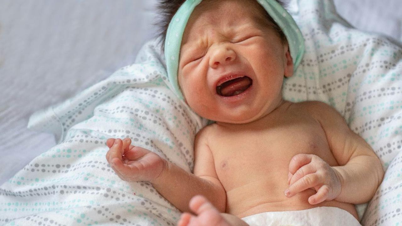 Cara Mengatasi Biang Keringat pada Bayi