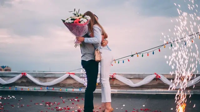 Sering Terjadi, 5 Zodiak Ini Langganan Jadian dengan Sahabat Sendiri