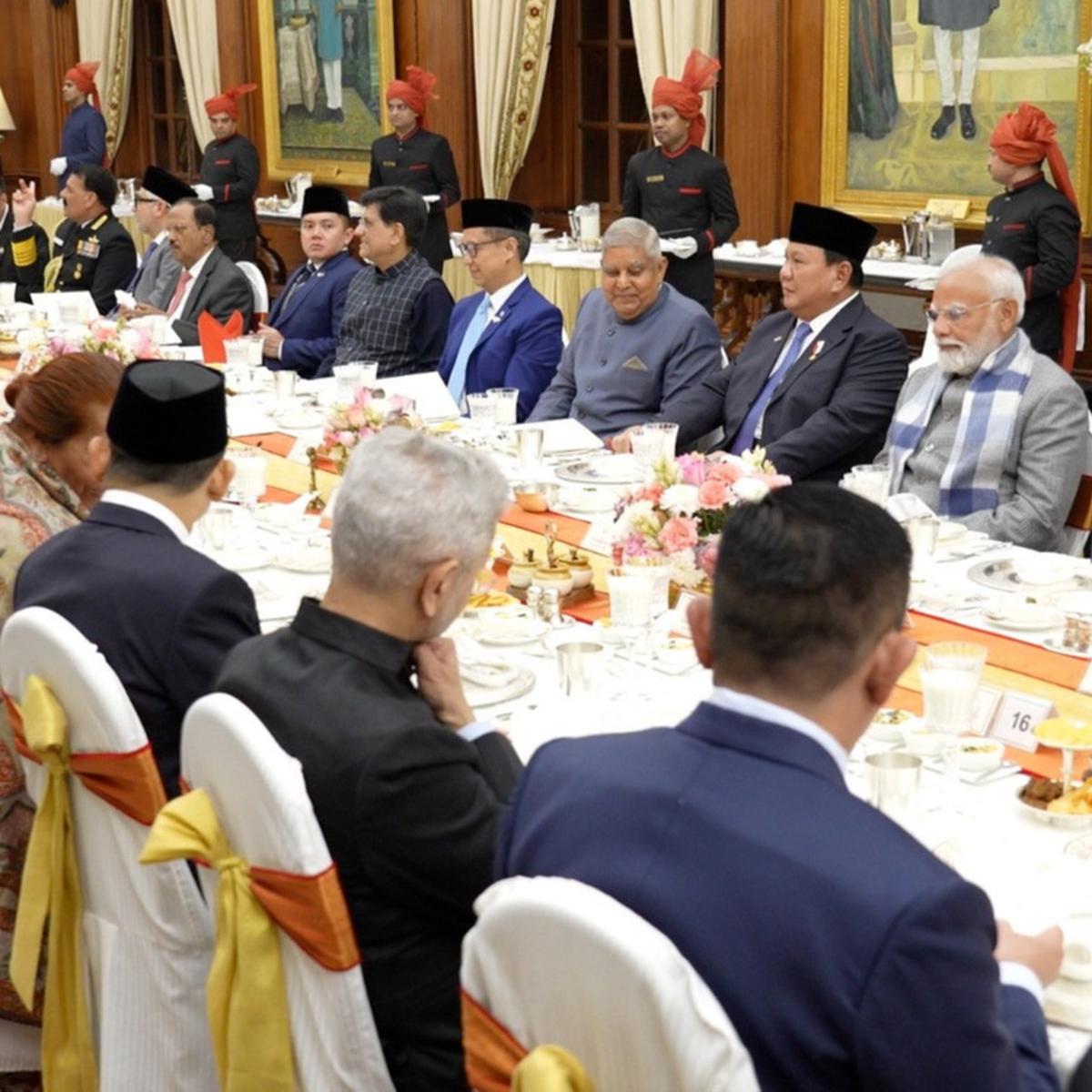Presiden Prabowo Dijamu Makam Malam Presiden India