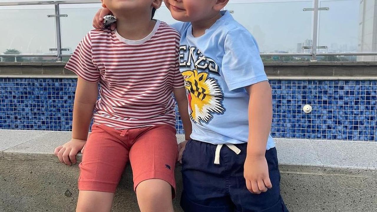 Dua anak selebriti ini disebut netizen bakal jadi bintang masa depan seperti papa mamanya. Kecil menggemaskan, besar nanti pasti makin terkenal.<br>