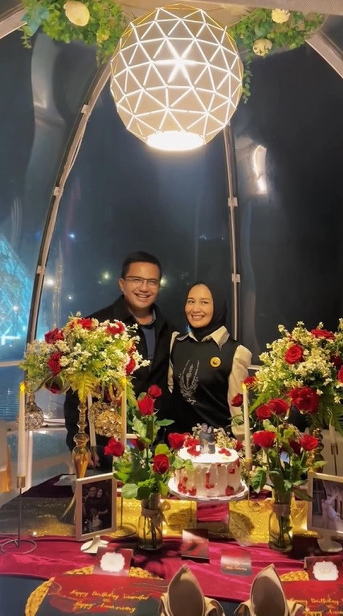 8 Potret Kejutan Ulang Tahun Sahrul Gunawan ke-49 dari sang Istri, Sweet Pakai Banget