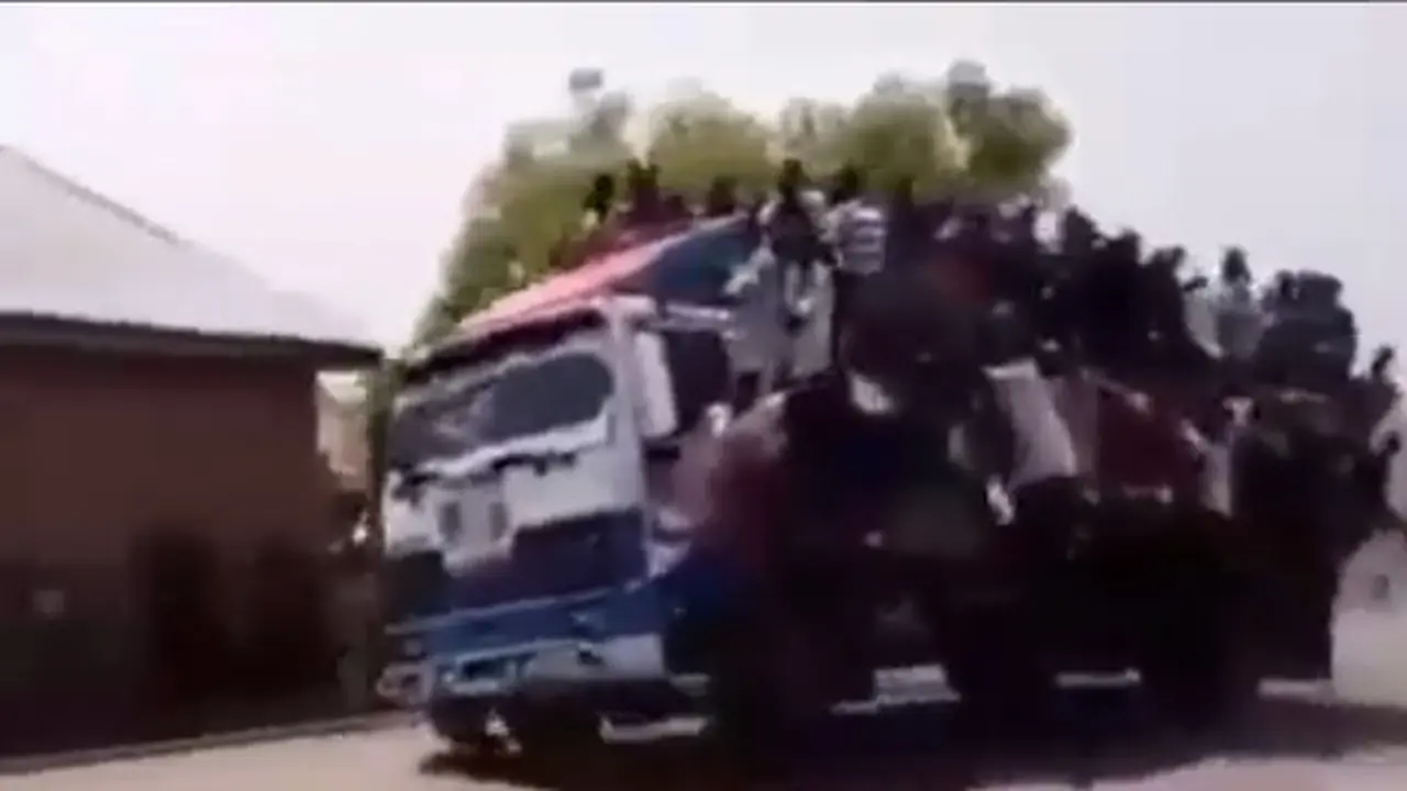 Fenomena Truk Oleng Kembali Terjadi