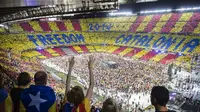 ANGKAT KAKI - Barcelona dan Espanyol terpaksa angkat kaki dari La Liga andai Catalunya merdeka. (World Soccer Talk)