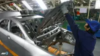 Cina Mulai Larang Produksi Mobil Konvesional