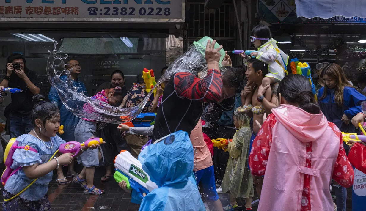Perayaan ini merupakan perayaan pertama sejak tahun 2019. (AP Photo/Louise Delmotte)