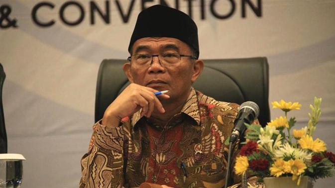 Menko PMK Muhadjir Effendy menerima sejumlah masukan soal stunting dari jajaran Pengurus Ikatan Dokter Indonesia (IDI) Jawa Tengah, di Kota Semarang pada Sabtu (2/11/2019) pagi. (Dok Humas Menko PMK)