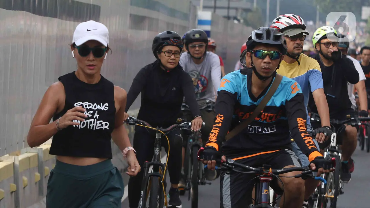 Warga Padati Kawasan CFD Sudirman-Thamrin