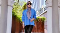 Syahrini dengan hijab modis dan stylish. foto: Instagram @princessyahrini