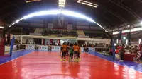 Jakarta BNI Taplus menelan dua kekalahan beruntun pada turnamen Danjen Kopassus Volleyball Tournament di Gedung Nanggal, Cijantung, Jakarta Timur, Minggu (2/4/2017) dan Senin (3/4/2017). (Bola.com/Andhika Putra)