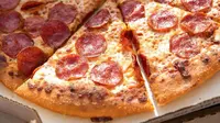 Ini cara makan pizza terbaru yang terbilang unik. Simak selengkapnya di sini.