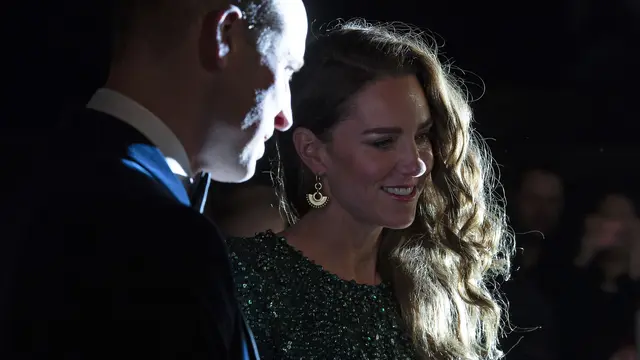 Cantiknya Kate Middleton Kenakan Gaun Hijau di Royal Variety Performance