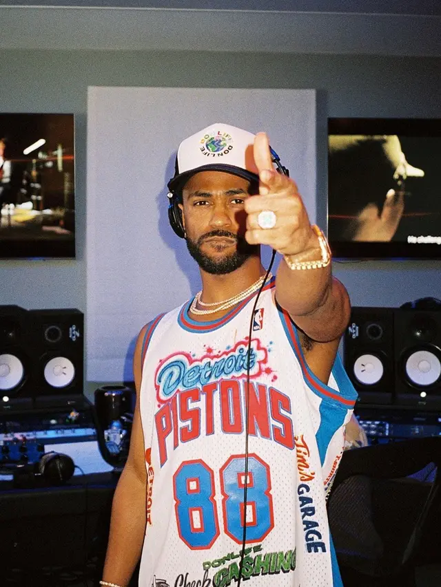 Rapper Big Sean (https://www.instagram.com/p/B9ARviMhKAd/)