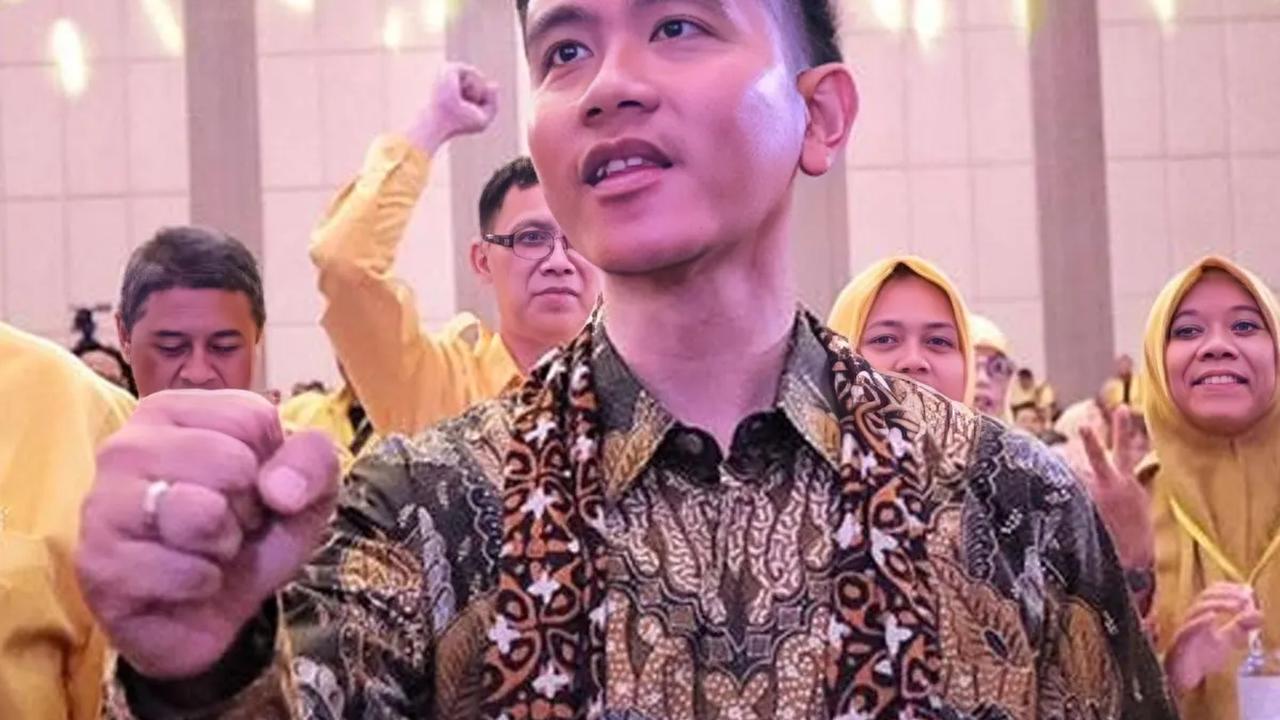 Relawan Gibran Bagikan Sembako di Jabar, Jatim dan Sumut