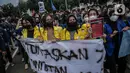 <p>Sejumlah mahasiswa yang tergabung dalam Aliansi Mahasiswa Indonsia (AMI) menggelar aksi demonstrasi di kawasan Patung Kuda, Jakarta Kamis (21/4/2022). Dalam aksinya mereka menuntut tindak tegas para penjahat konstitusi. (Liputan6.com/Faizal Fanani)</p>
