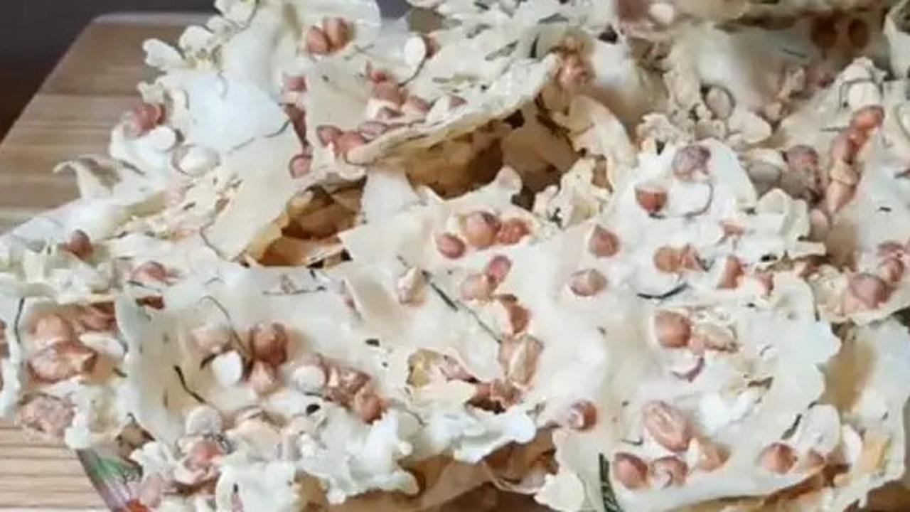 Cara Membuat Rempeyek Tipis Merata dan Tidak Tebal Sebelah saat Digoreng