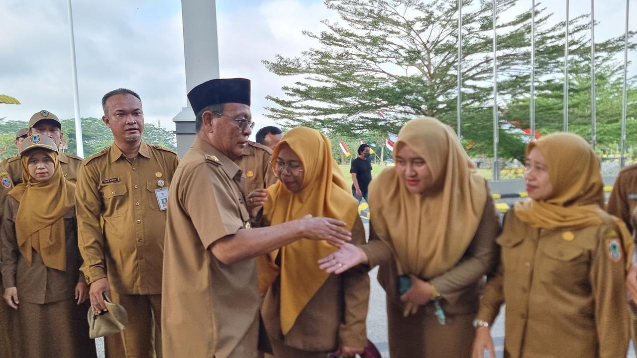Paman Birin Pimpin Apel Kantor Gubernur Kalsel, Pegawai Pemprov Sambut Haru dan Sukacita