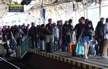 Viral Penumpang Nekat Turun sebelum Kereta Berhenti Sempurna, KAI Beri Peringatan Keras