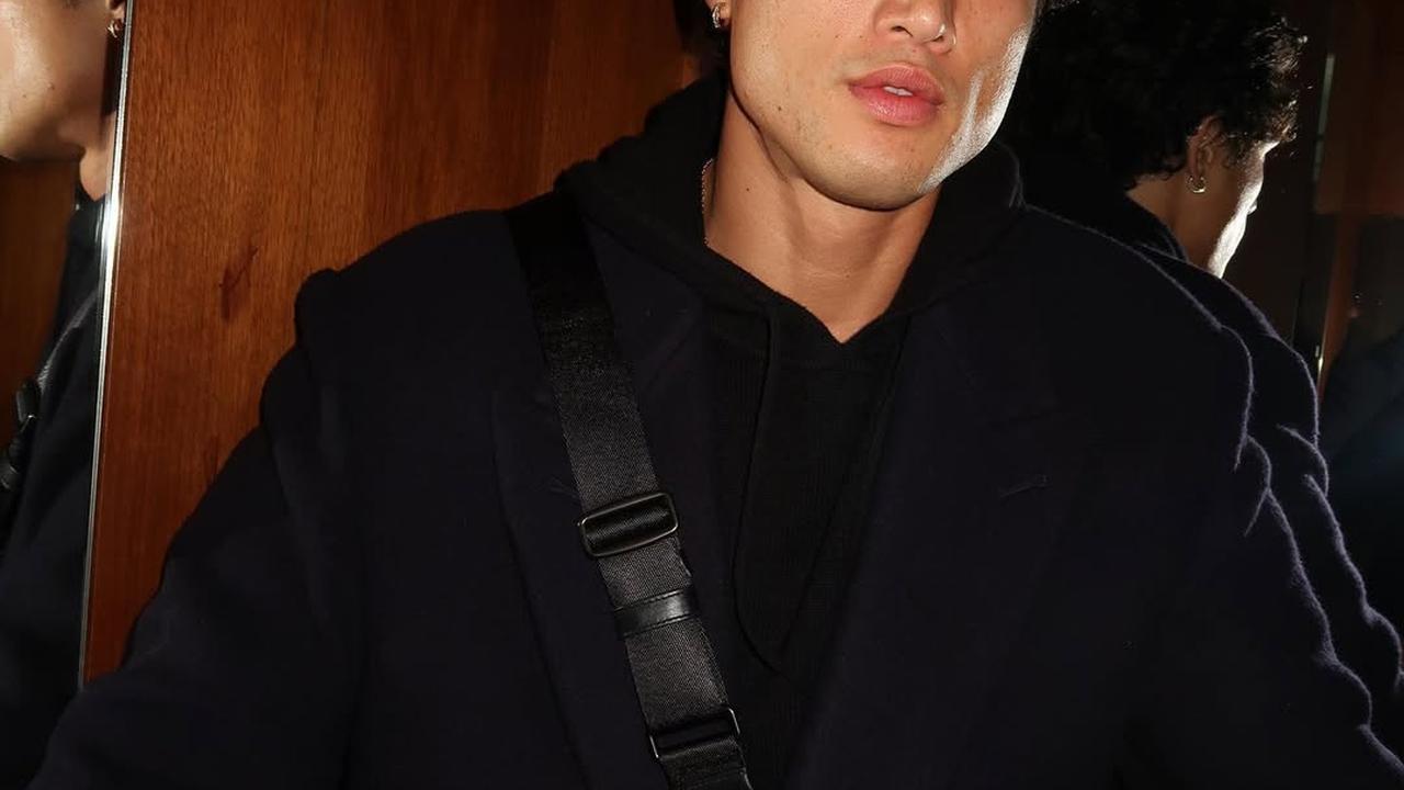 Potret Charles Melton yang Jadi Model Video Klip Lagu Jennie 'Love Hangover'